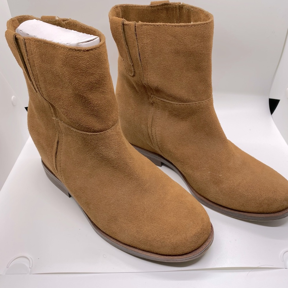 Kenneth Cole Reaction Suede Booties